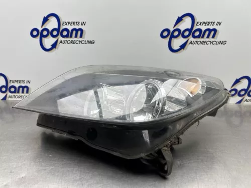 Koplamp links-8309135