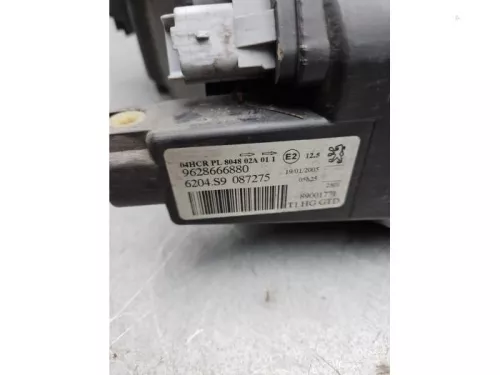 Koplamp links-8277401 (22029217)