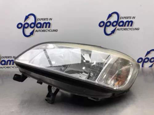 Koplamp links-8235508 (21283200)