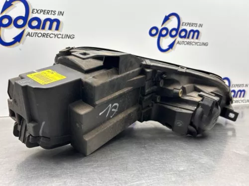 Koplamp links-8245989 (22209167)
