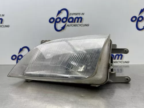 Koplamp links-8317799