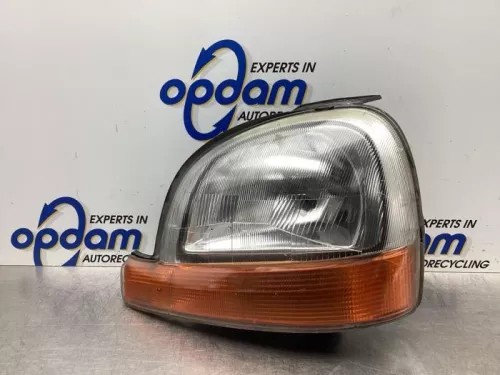 Koplamp links-8058717 (18989430)