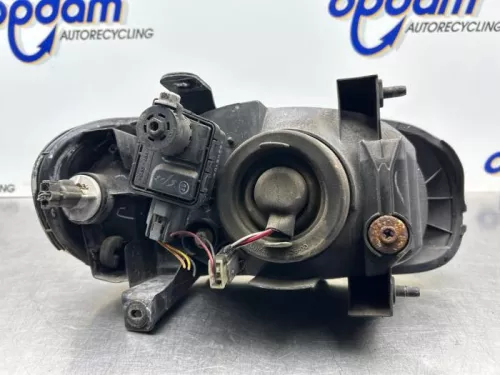 Koplamp links-8318010 (22537284)