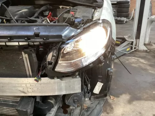 Koplamp links-8242368 (21413264)