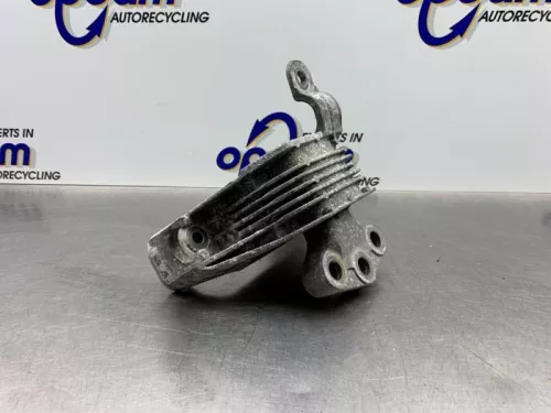 Motorsteun-8160979