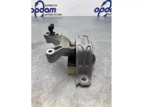 Motorsteun-7862997 (17528311)