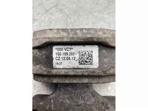 Motorsteun-7976377 (18341627)
