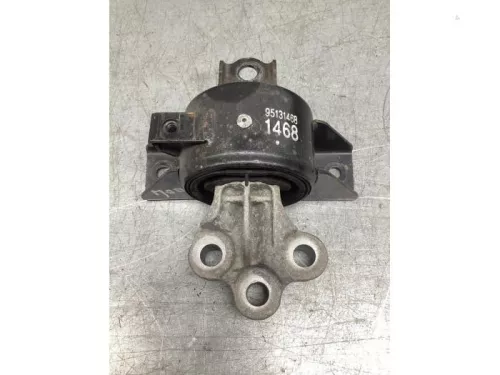 Motorsteun-7387287 (16921145)