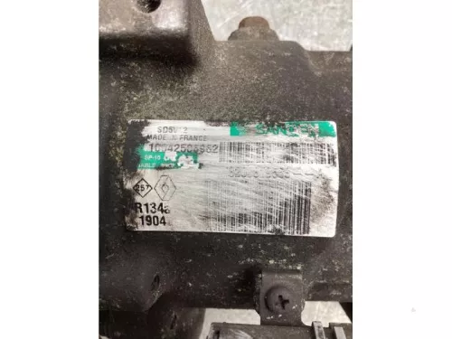Renault Aircopomp  d4fj7