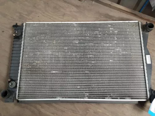 Radiateur-7889169 (8765853)