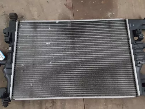Radiateur-7887092 (9053696)