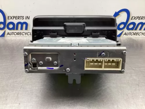 Radio-8056784 (19101025)