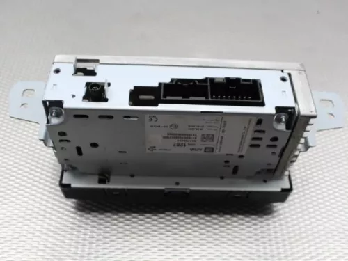 Radio-7881814 (10559694)