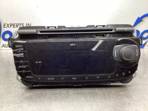 Radio-7932534 (17721578)