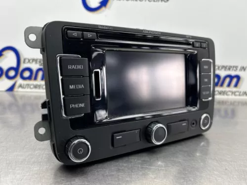 Radio-8210576 (22399791)