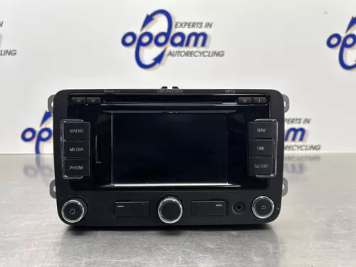 Radio-8210576 (22399791)