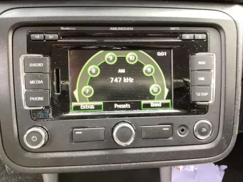 Radio-8210576 (22399791)