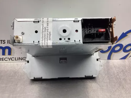 Radio-7912657 (17685666)