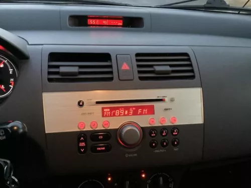 Radio-7939127 (17873642)