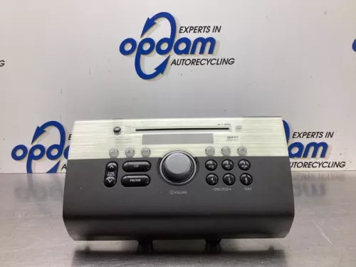 Radio-7939127 (17873642)