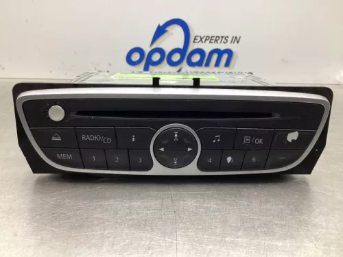 Radio-7928929 (17661165)