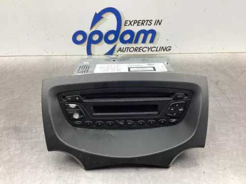 Radio-7850538