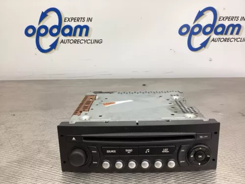Radio-7858958