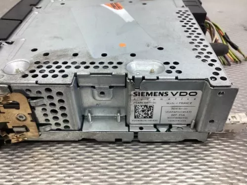 Radio-7858958 (17182250)
