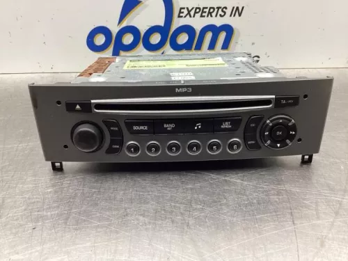 Radio-7924166 (18518002)