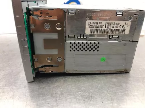 Radio-7863360 (17298296)