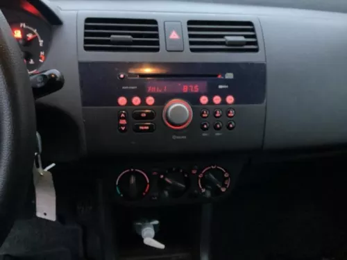 Radio-7924956 (17767517)