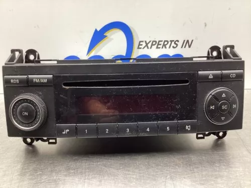 Radio-7715753 (17323058)