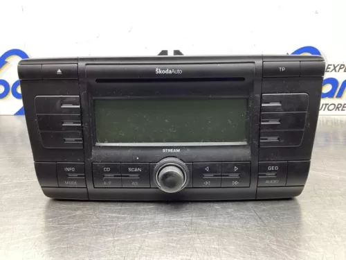 Radio-7932953 (17778663)