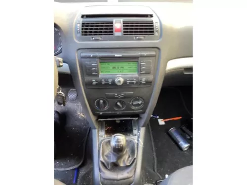 Radio-7932953 (17778663)