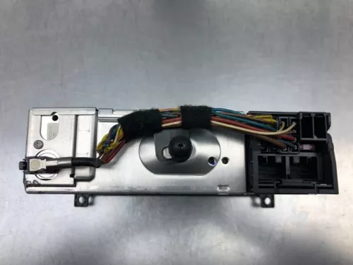 Radio-7742190 (17079847)