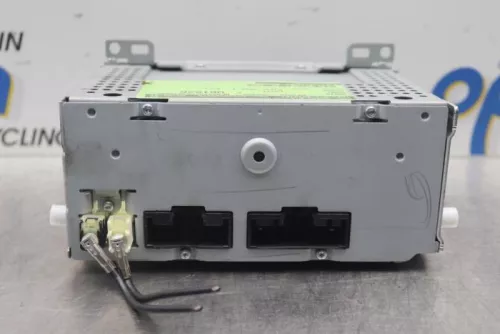Radio-7877347 (15583165)