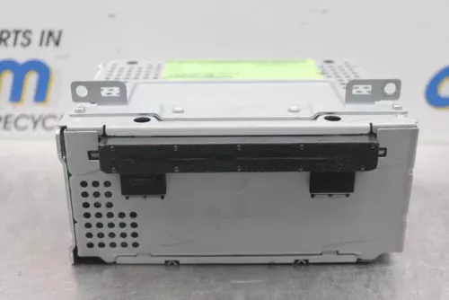 Radio-7877347 (15583165)