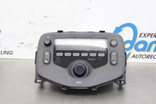 Radio-7740611 (15858543)