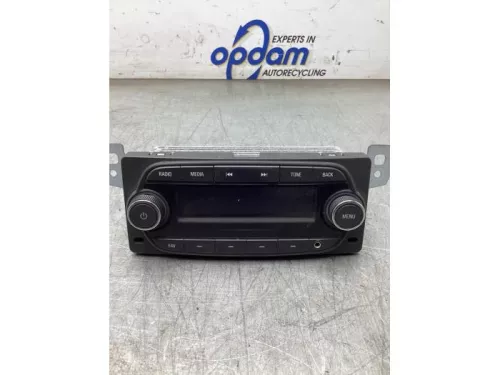 Radio-8133371 (22544301)