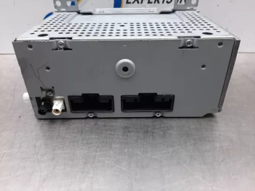 Radio-7876830 (15863839)