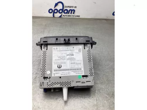 Radio-8202833 (22285655)