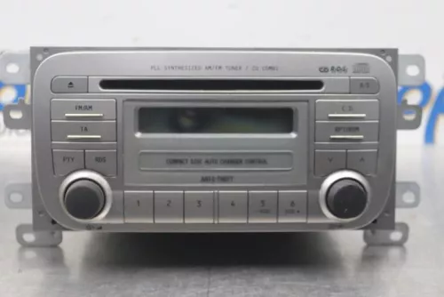 Radio-7876866 (15734637)