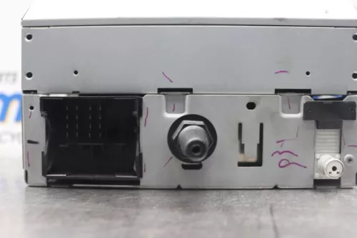 Radio-7737620 (15141499)