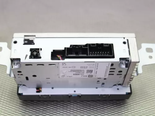 Radio-7875033 (9588071)