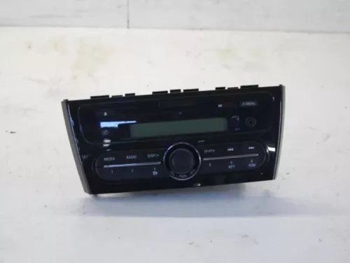 Radio-7880665 (12043792)