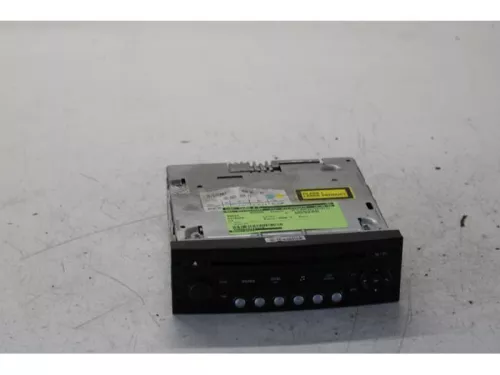 Radio-7878796 (13554138)