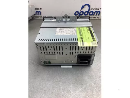 Radio CD Speler-8205783 (22152874)