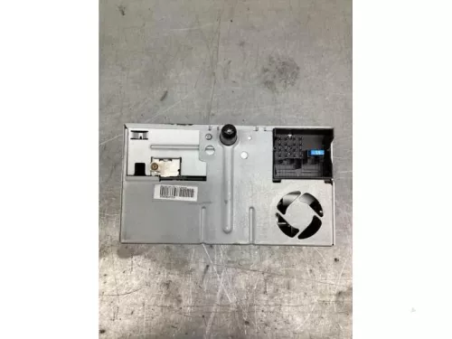Radio CD Speler-8138464 (20747500)