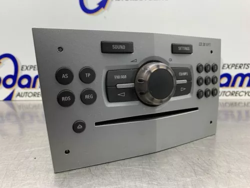 Radio CD Speler-8238831 (21556612)