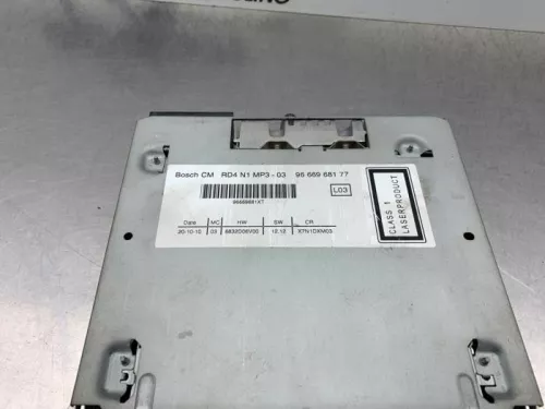 Radio CD Speler-8250757 (21706435)